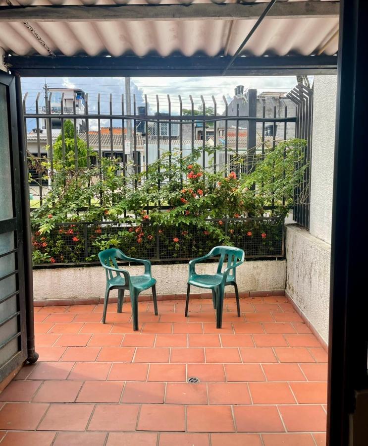 Hostal Roma Вильявисенсио Экстерьер фото